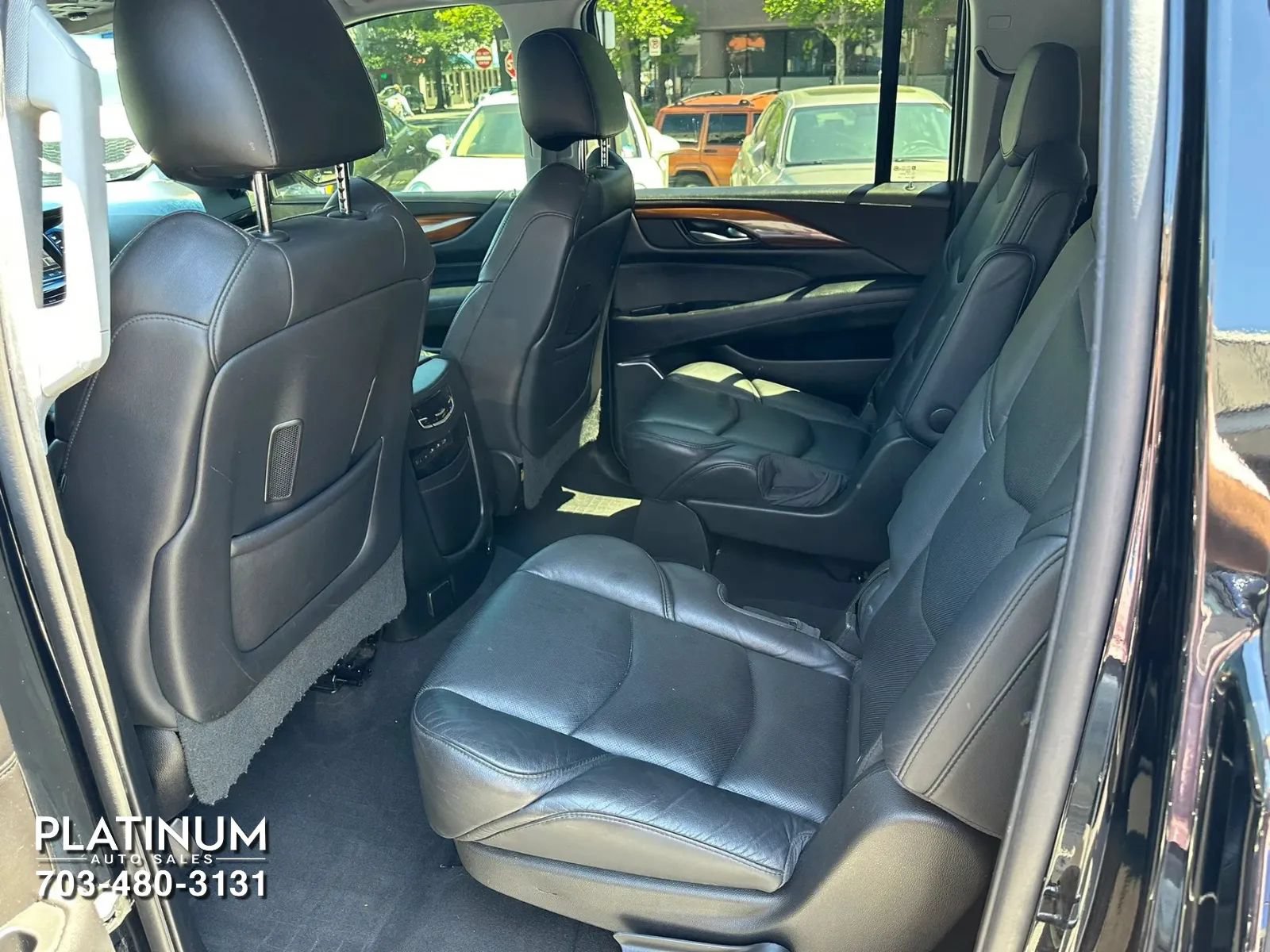 Used 2017 Cadillac Escalade ESV Premium Luxury AWD/4WD image 17