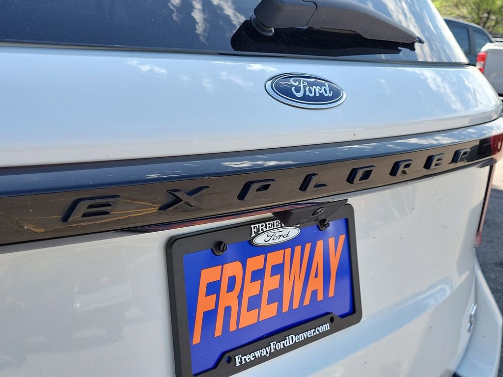 Used 2025 Ford Explorer ST AWD/4WD image 16