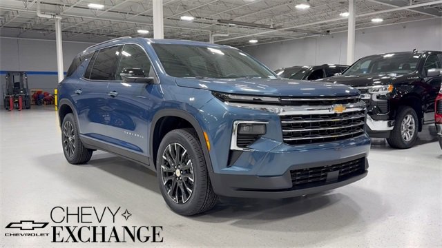 New 2026 Chevrolet Traverse LT w/ Sun and Wheel Package