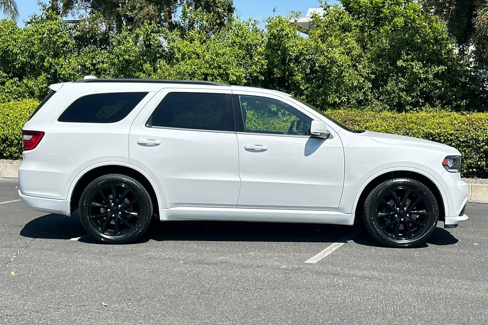 Used 2017 Dodge Durango R/T w/ Technology Group RWD image 8