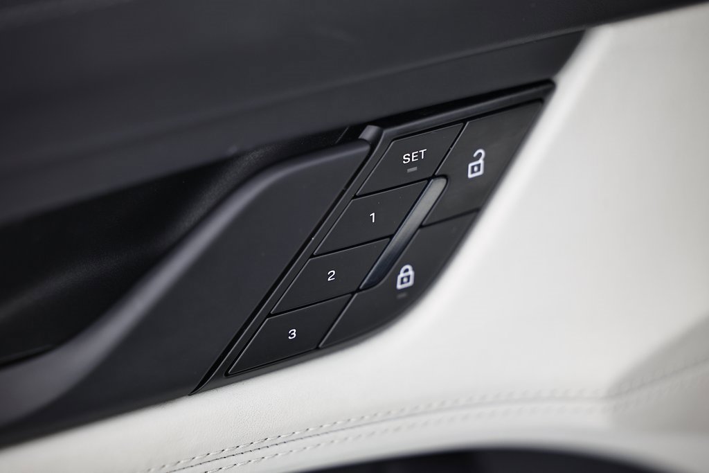 Certified 2024 Porsche Taycan image 18