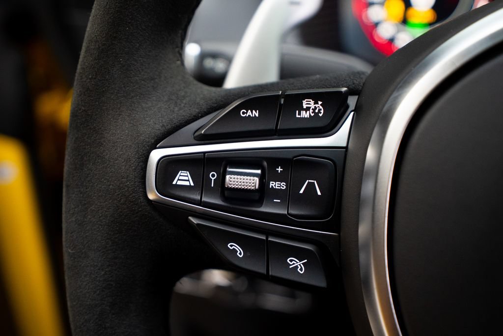 Used 2022 Aston Martin DBX AWD/4WD image 36
