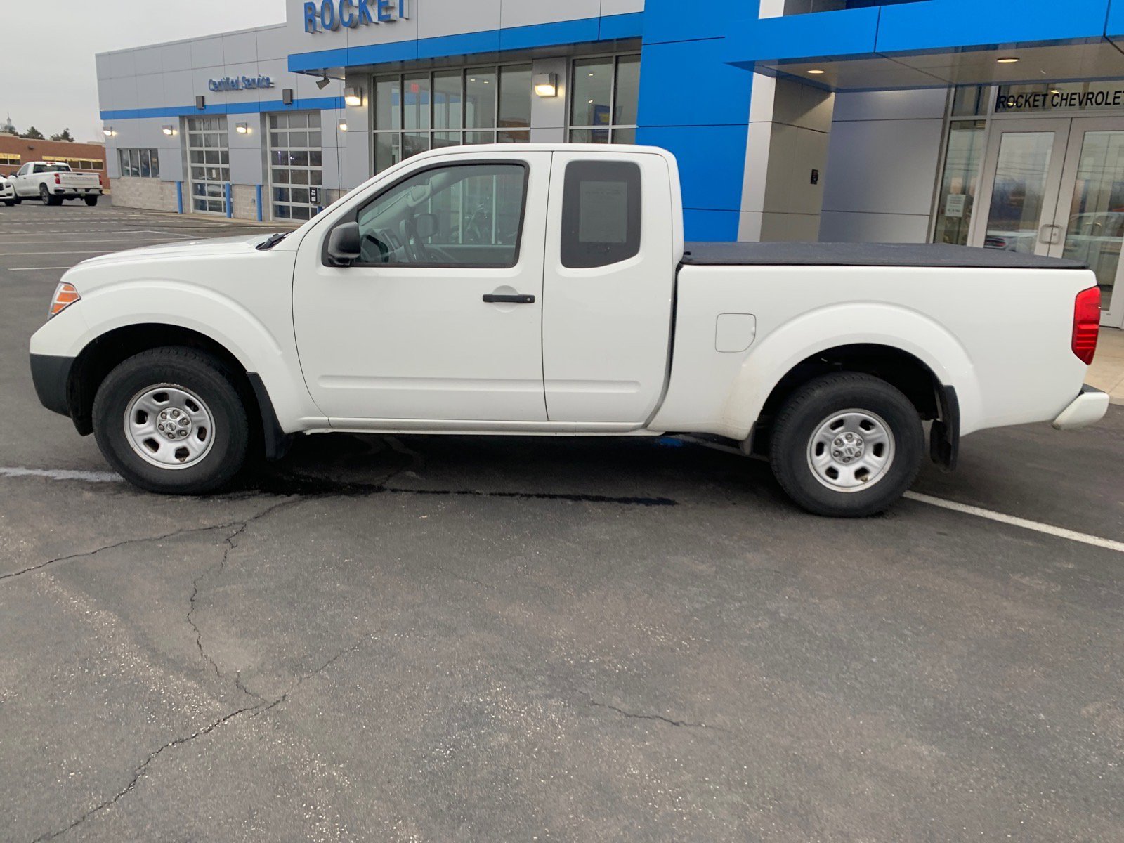 Used 2019 Nissan Frontier S image 2