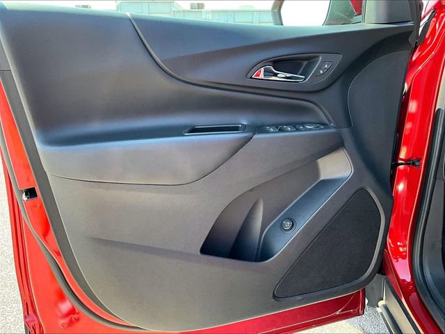 Used 2023 Chevrolet Equinox LT AWD/4WD image 9