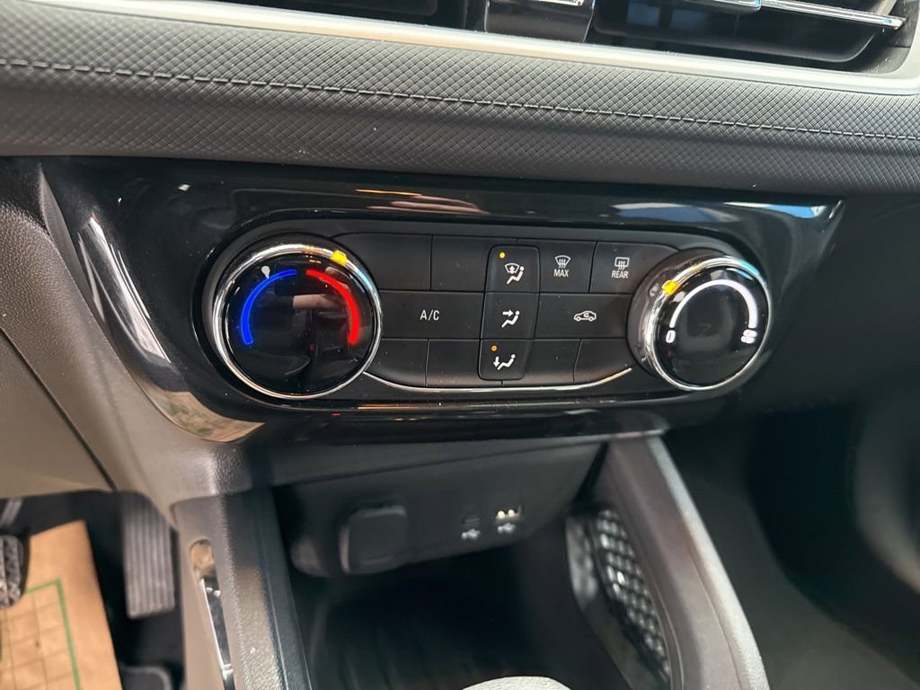 Used 2024 Chevrolet TrailBlazer LT image 26