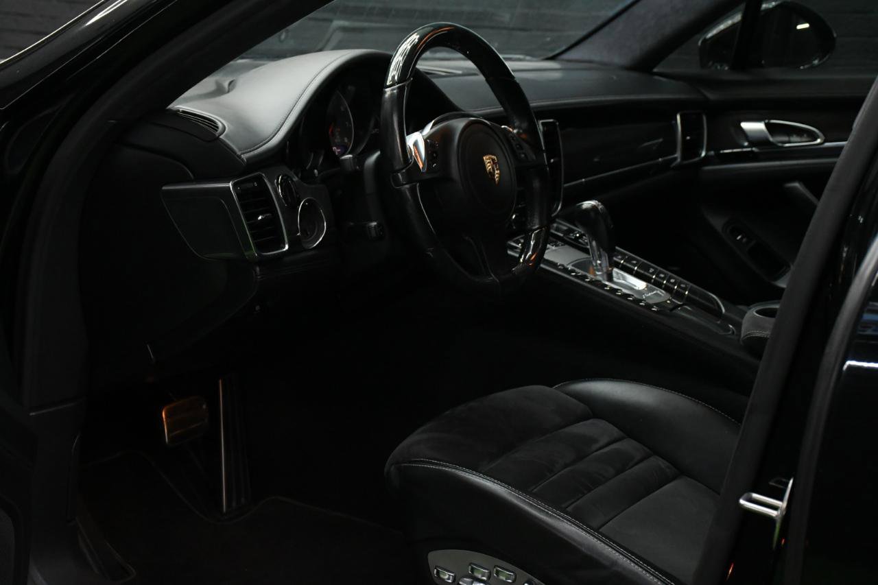 Used 2013 Porsche Panamera GTS image 18