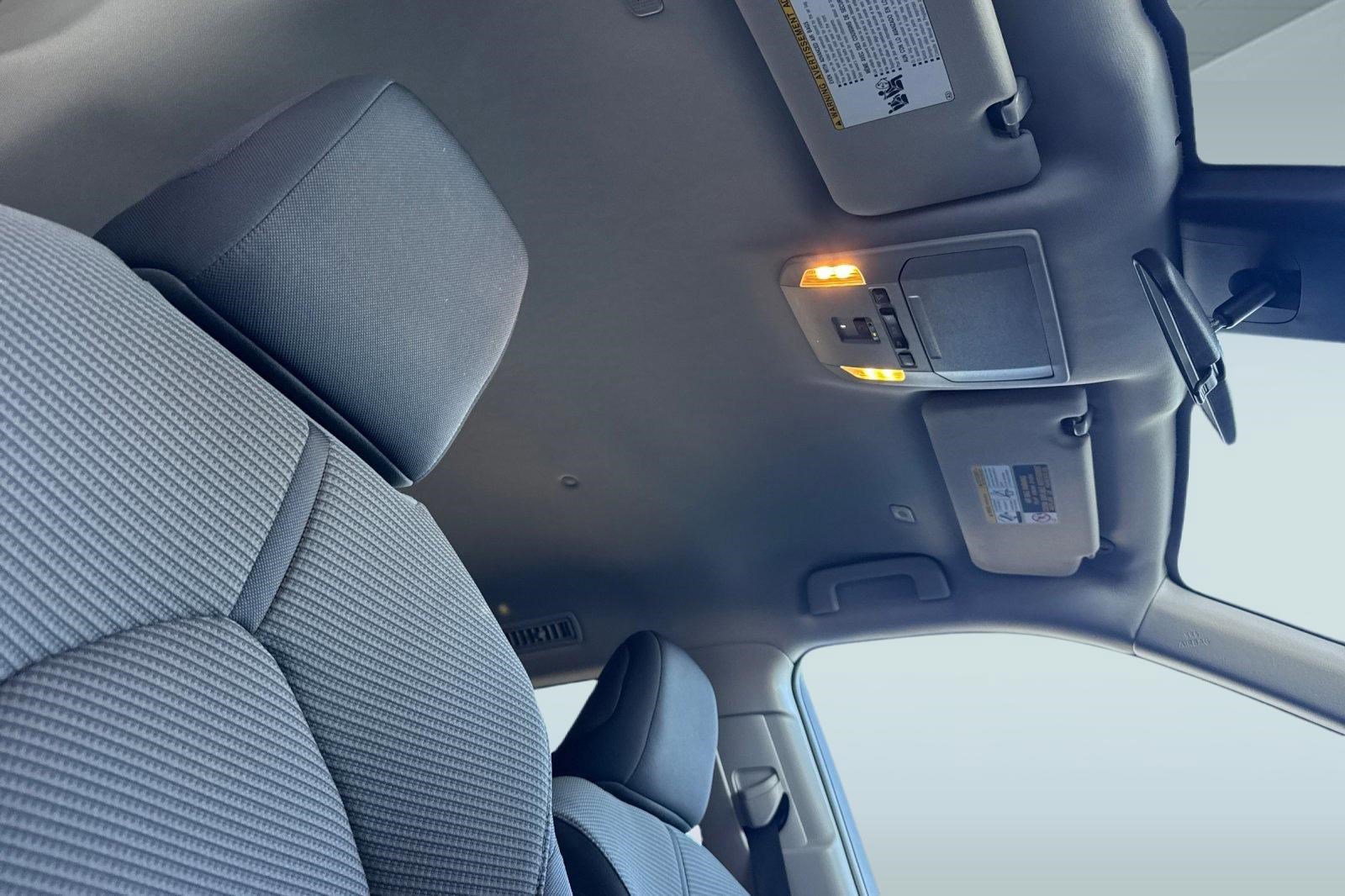 Used 2025 Toyota Highlander LE image 16