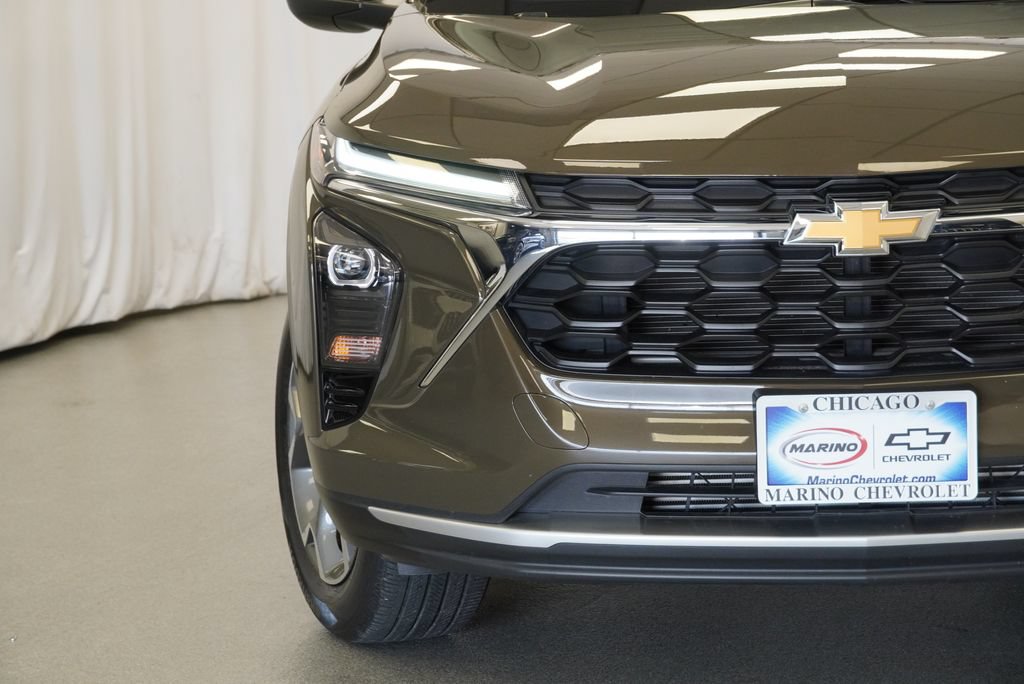 Certified 2024 Chevrolet Trax LT w/ Sunroof Package FWD image 35