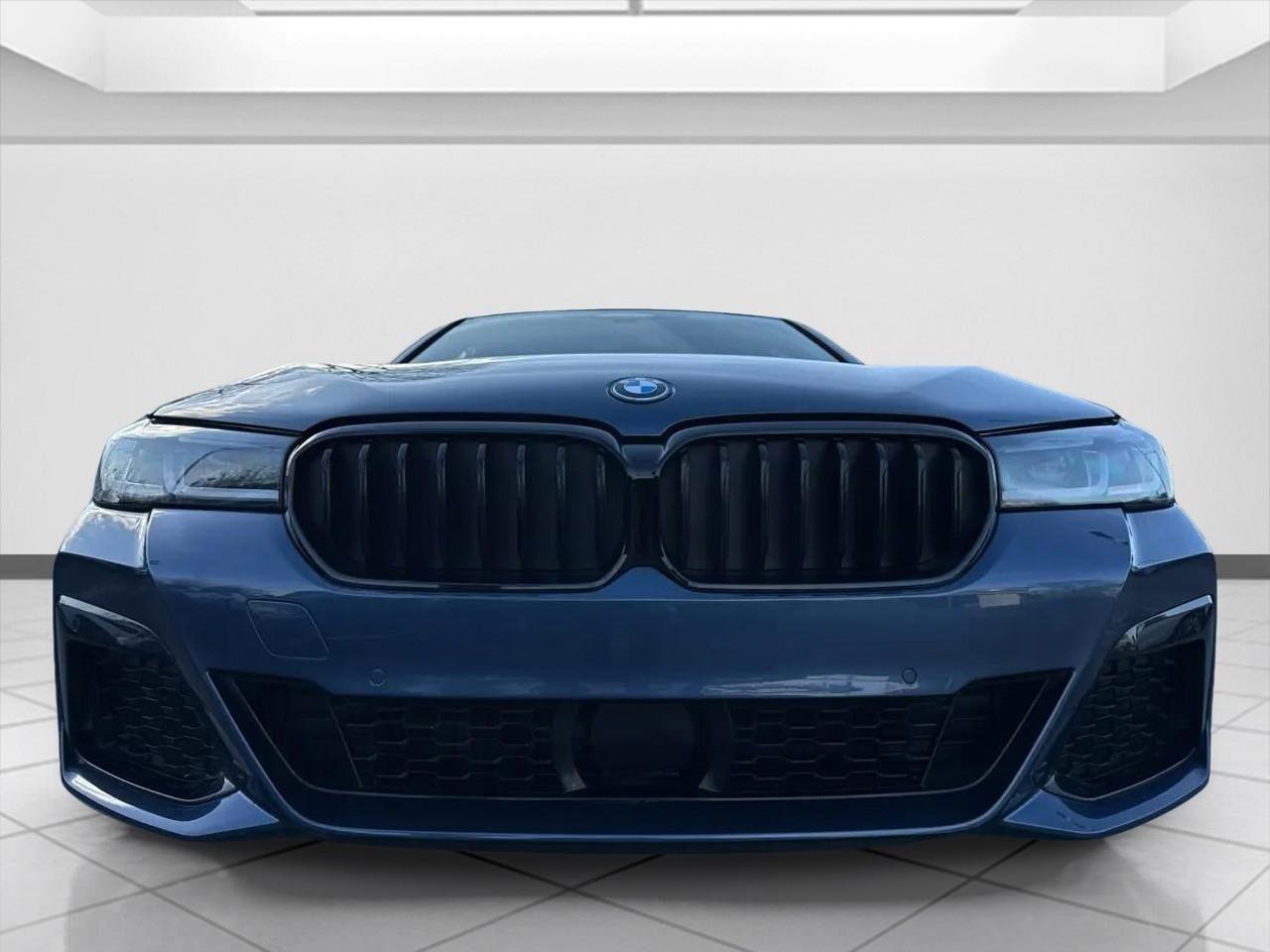 Used 2023 BMW 530e xDrive w/ Premium Package image 6