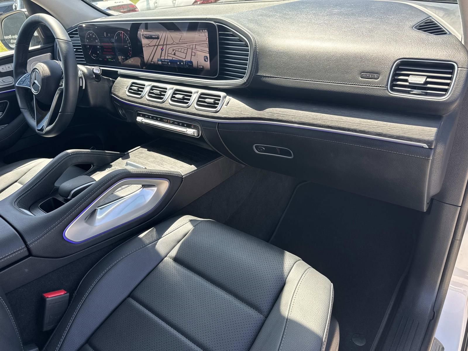 Used 2025 Mercedes-Benz GLE 450e 4MATIC image 11