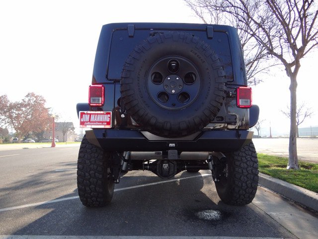 Used 2015 Jeep Wrangler Unlimited Rubicon w/ Connectivity Group AWD/4WD image 42