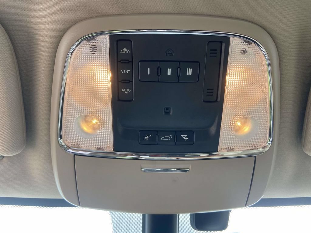Used 2016 Jeep Grand Cherokee Limited AWD/4WD image 26