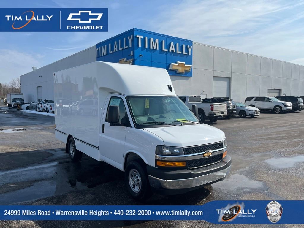 New 2026 Chevrolet Express 3500 w/ Power Convenience Package