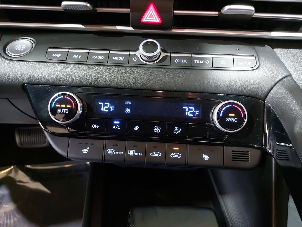 Used 2023 Hyundai Elantra SEL w/ Convenience Package FWD image 25