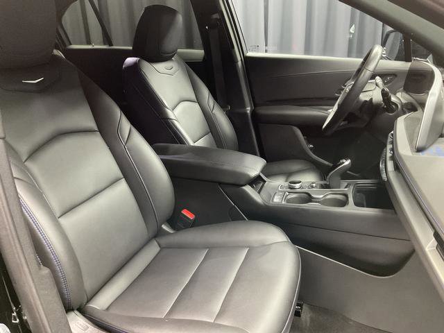Used 2025 Cadillac XT4 Sport w/ Cold Weather Package image 21