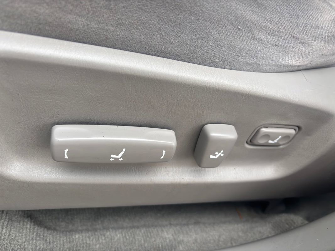 Used 2003 Toyota Highlander Limited image 16