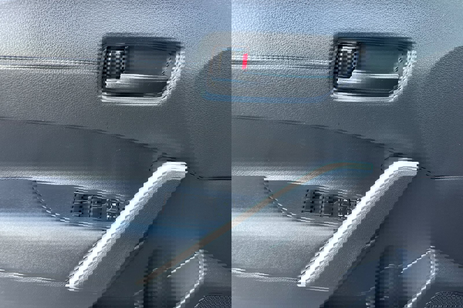 Used 2022 Toyota Corolla Cross LE image 12