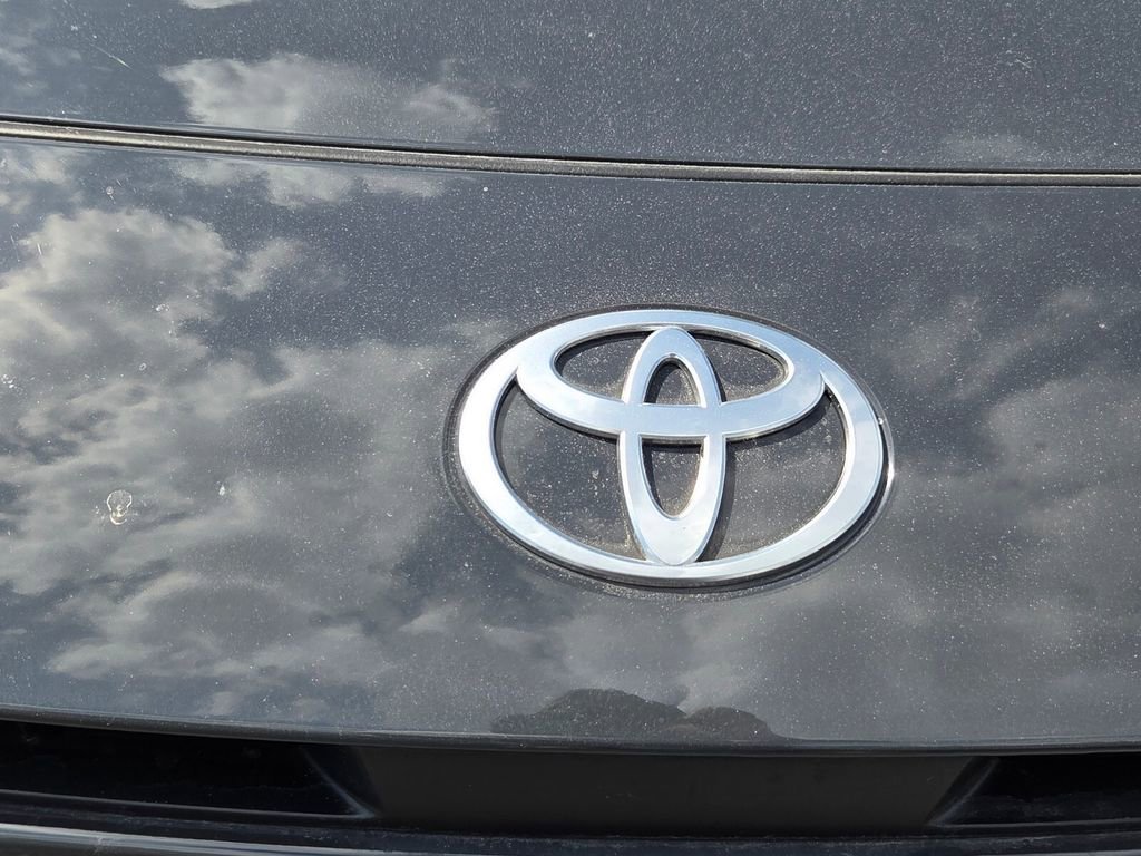 Used 2025 Toyota Camry LE w/ Convenience Package FWD image 4