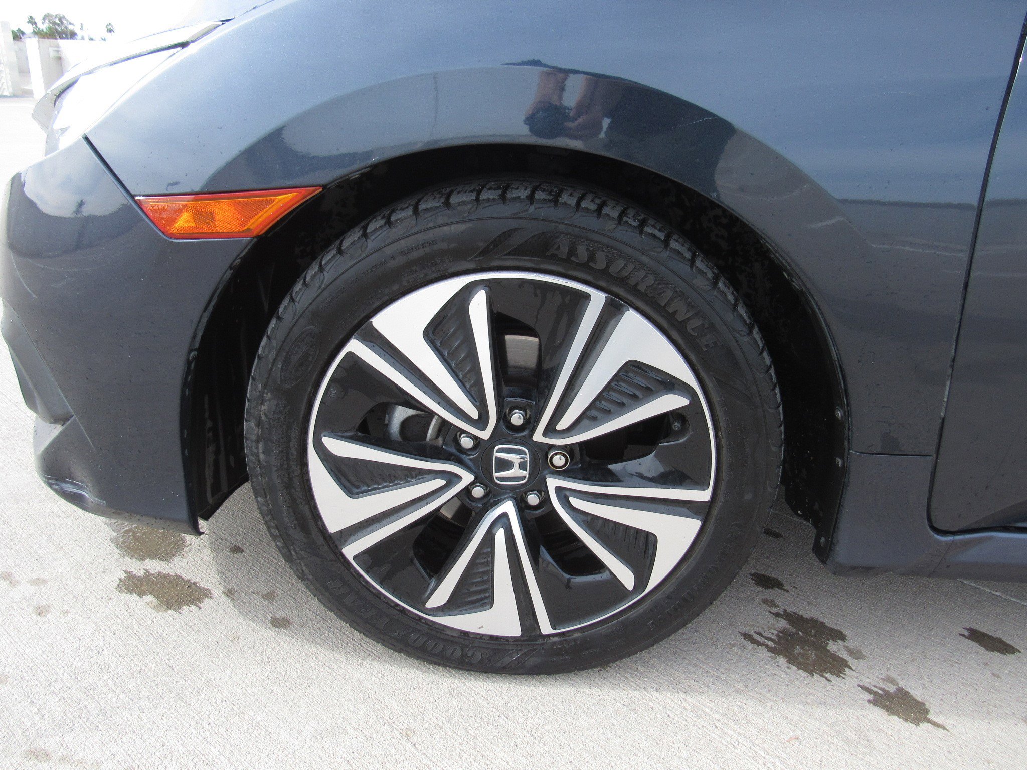 Used 2017 Honda Civic EX-L image 4