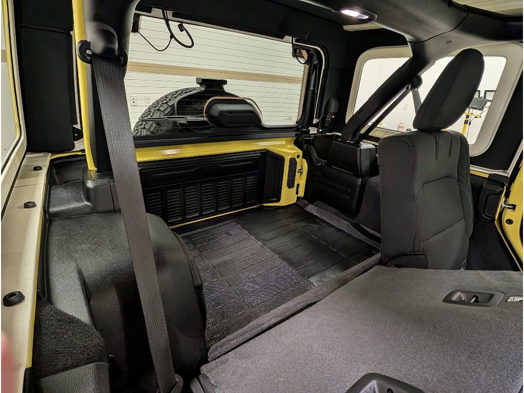 Used 2023 Jeep Wrangler Unlimited Rubicon 4xe w/ Steel Bumper Group image 18