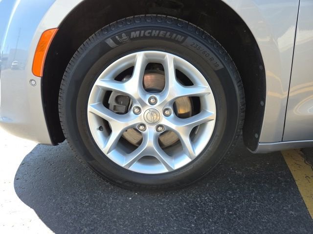 Used 2017 Chrysler Pacifica Touring-L Plus w/ Advanced Safetytec Group image 28
