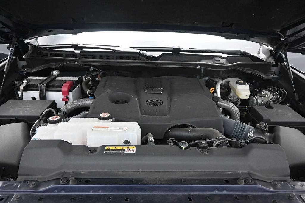 Used 2024 Toyota Tundra Limited AWD/4WD image 14