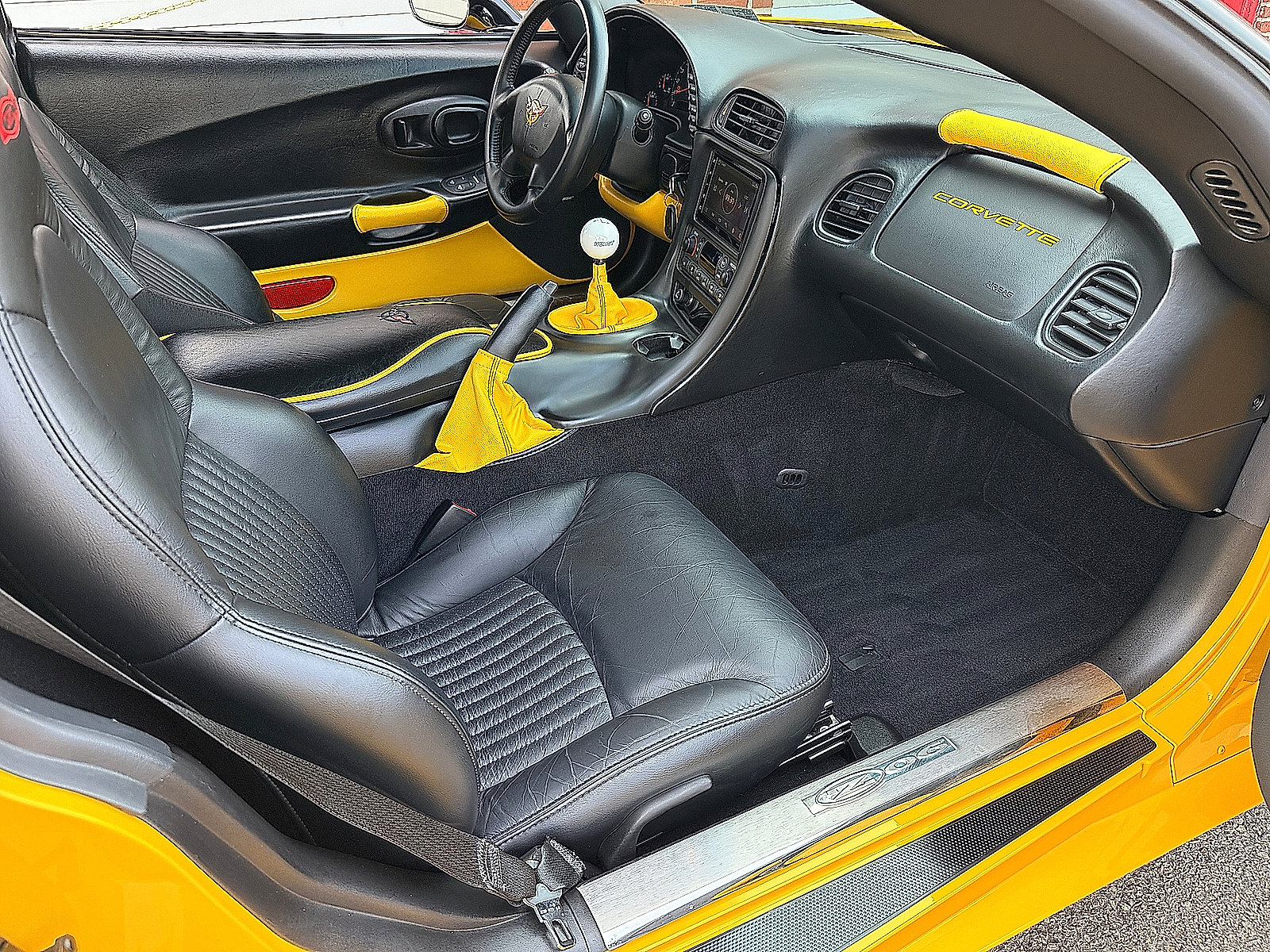 Used 2004 Chevrolet Corvette Z06 w/ Memory Package RWD image 34