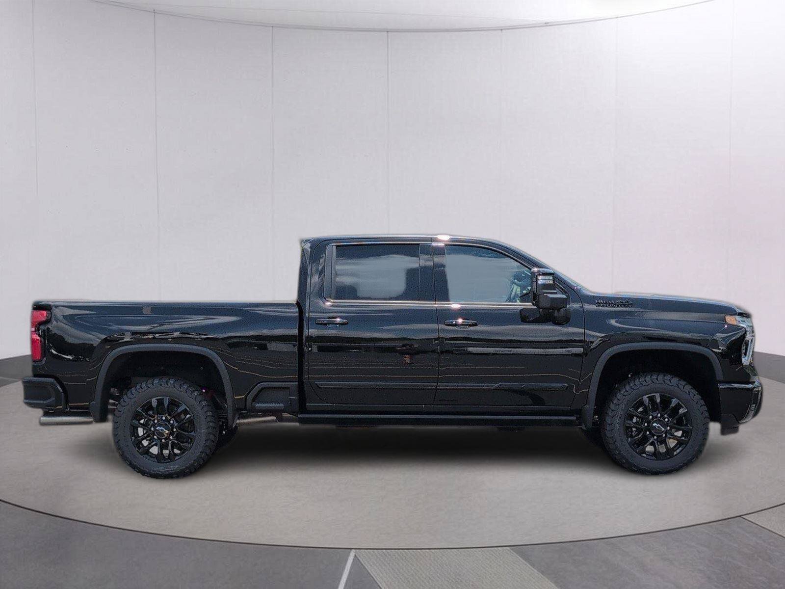 New 2026 Chevrolet Silverado 2500 High Country w/ High Country Premium Package AWD/4WD image 8