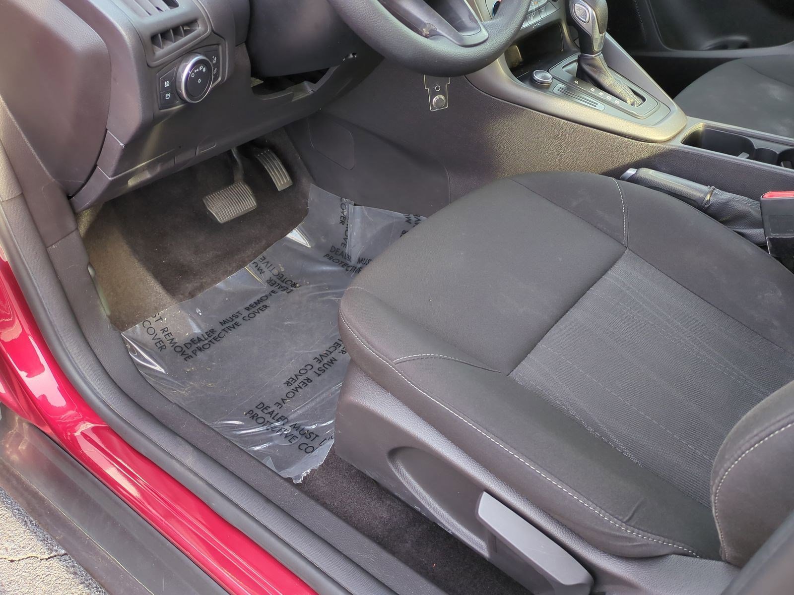 Used 2017 Ford Focus SEL image 16
