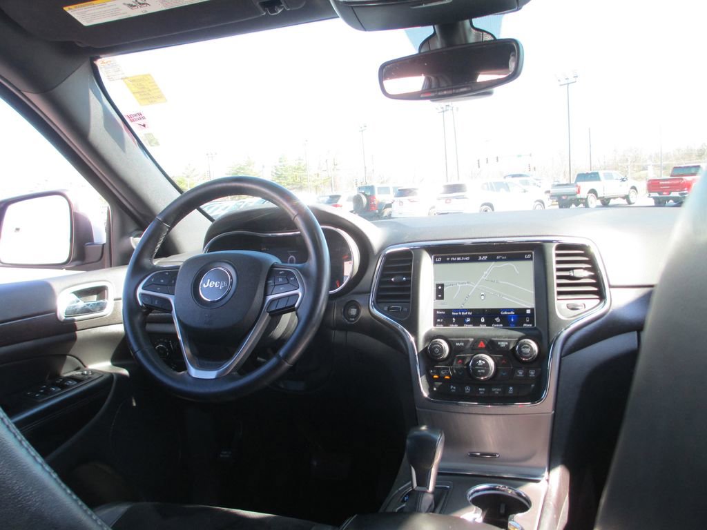 Used 2018 Jeep Grand Cherokee Altitude image 24