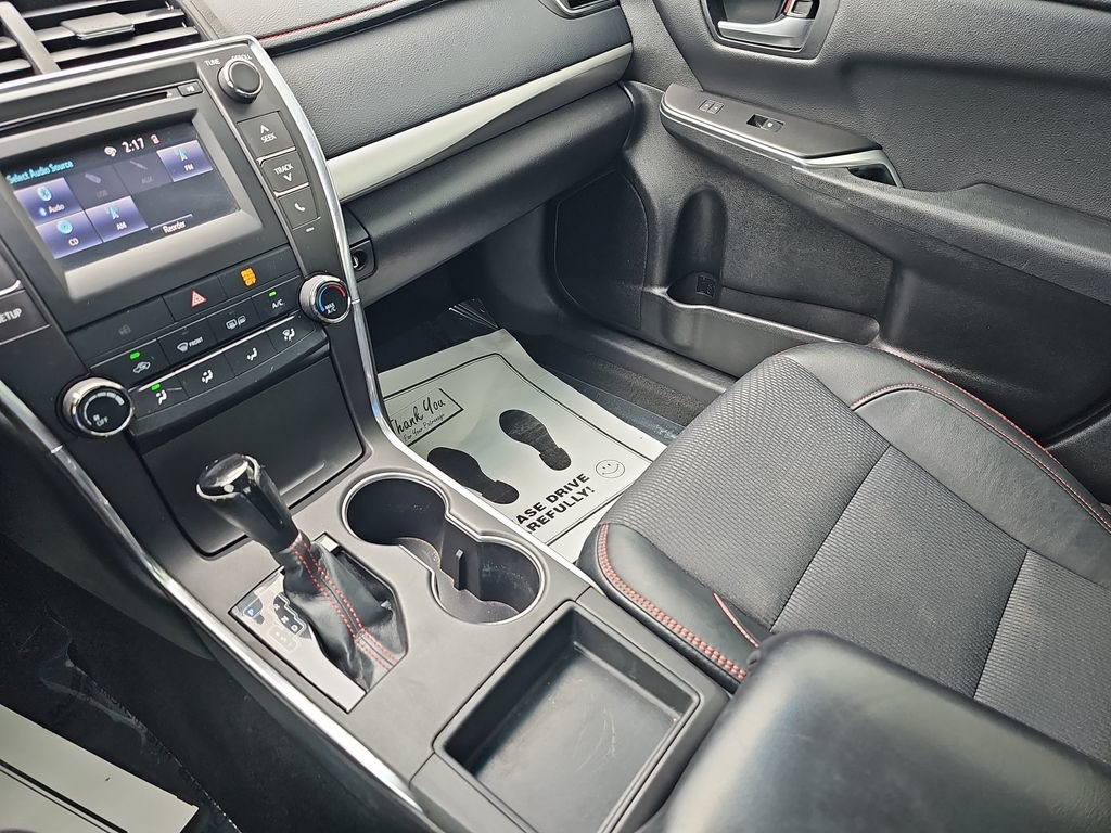 Used 2016 Toyota Camry SE FWD image 24