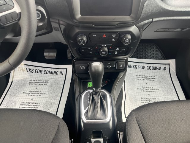 Used 2023 Jeep Renegade Latitude AWD/4WD image 11