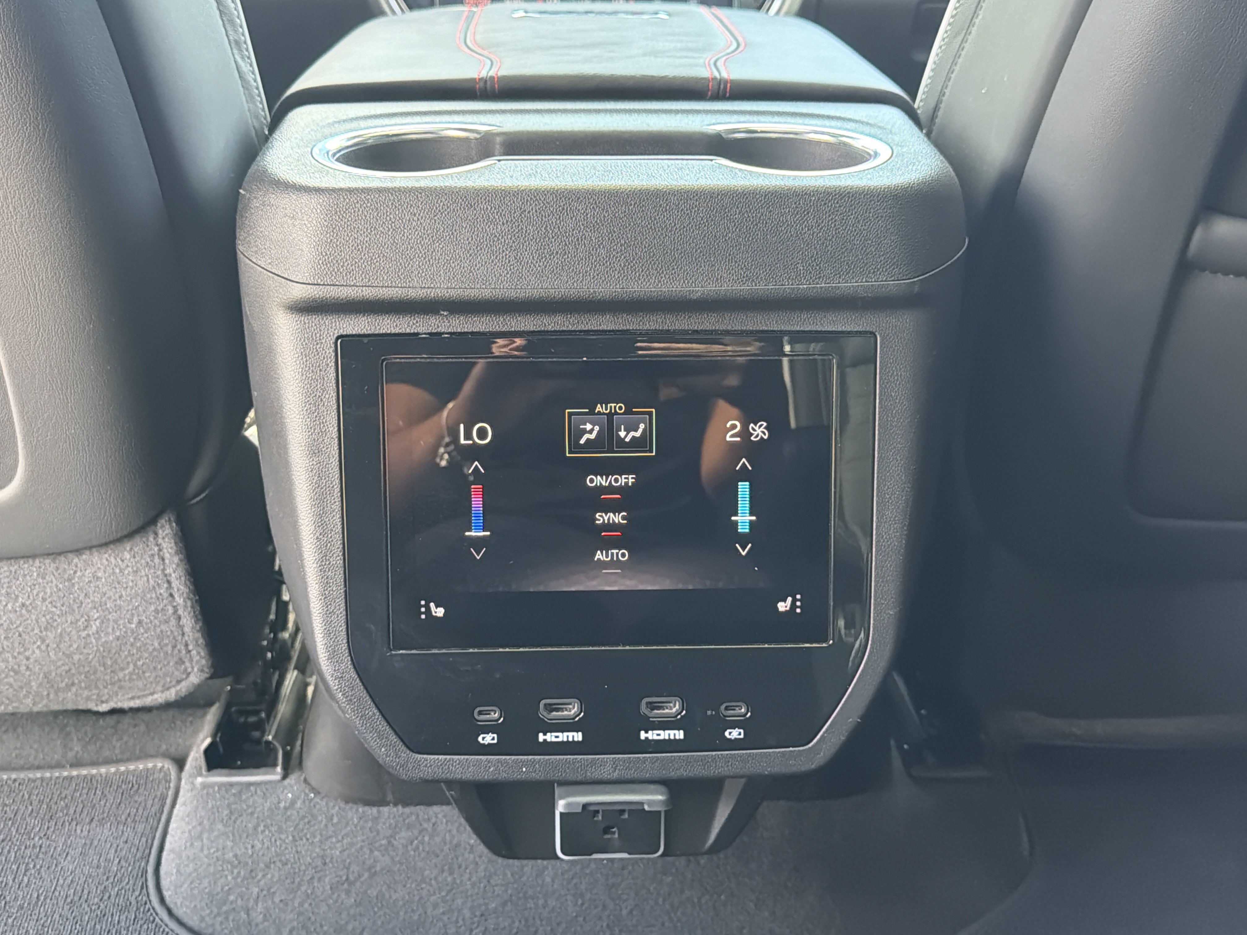 Used 2025 GMC Yukon AT4 Ultimate AWD/4WD image 23