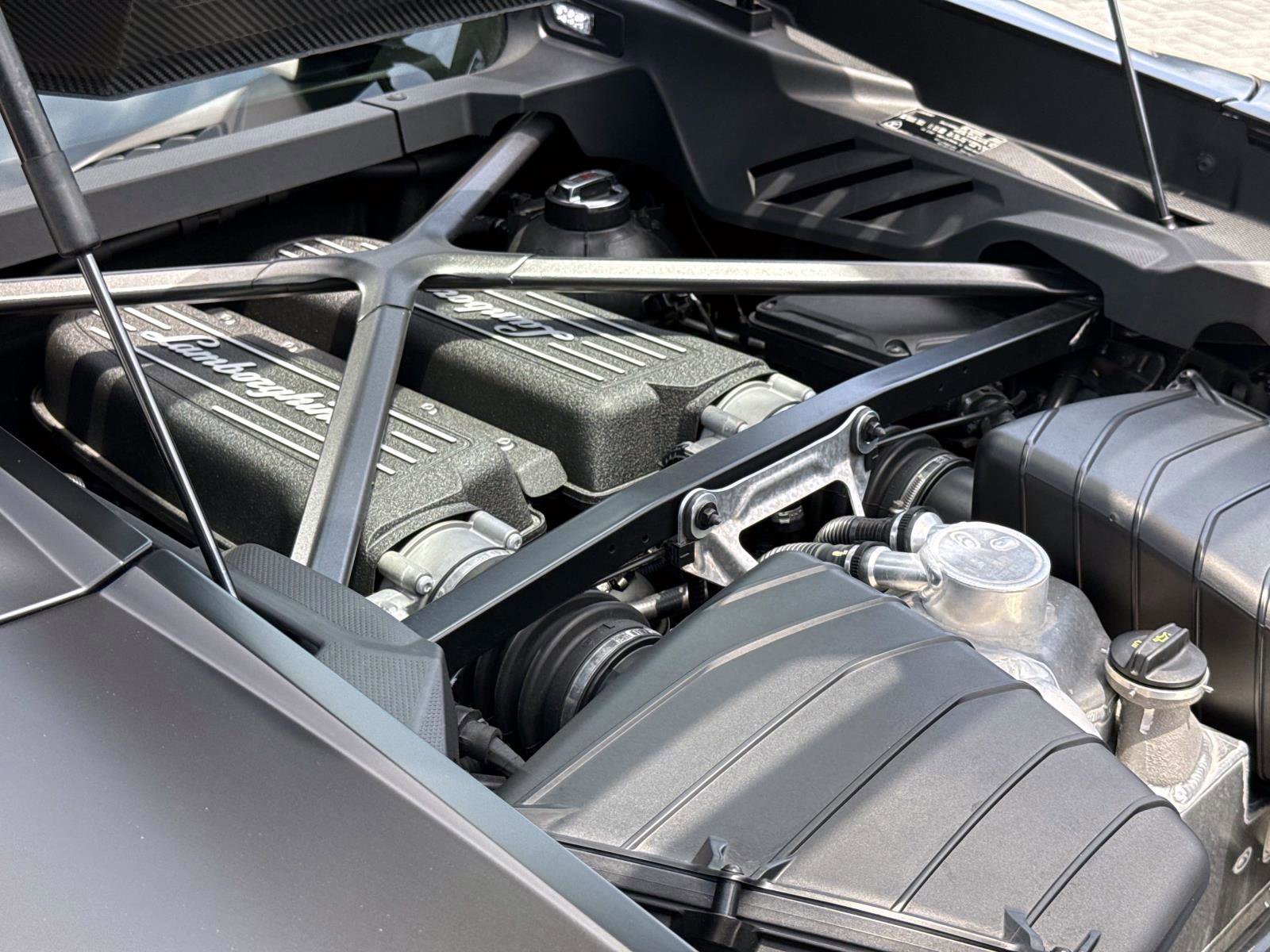 Used 2023 Lamborghini Huracan Tecnica RWD image 16