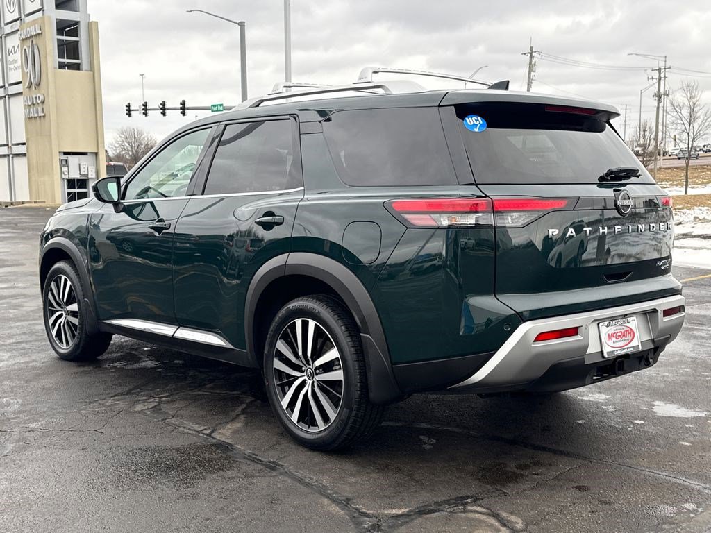 Used 2024 Nissan Pathfinder Platinum w/ Cargo Package image 9