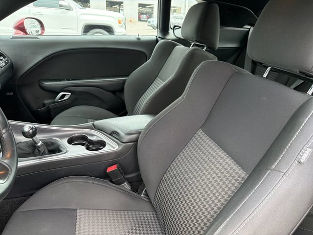 Used 2017 Dodge Challenger R/T RWD image 19