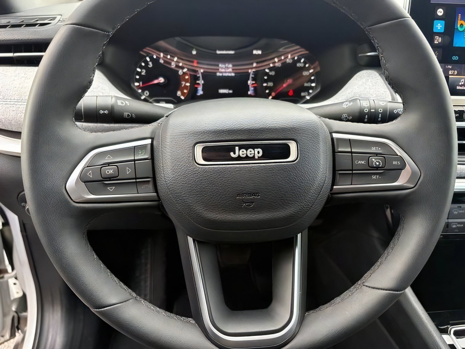 Used 2023 Jeep Compass Latitude AWD/4WD image 24