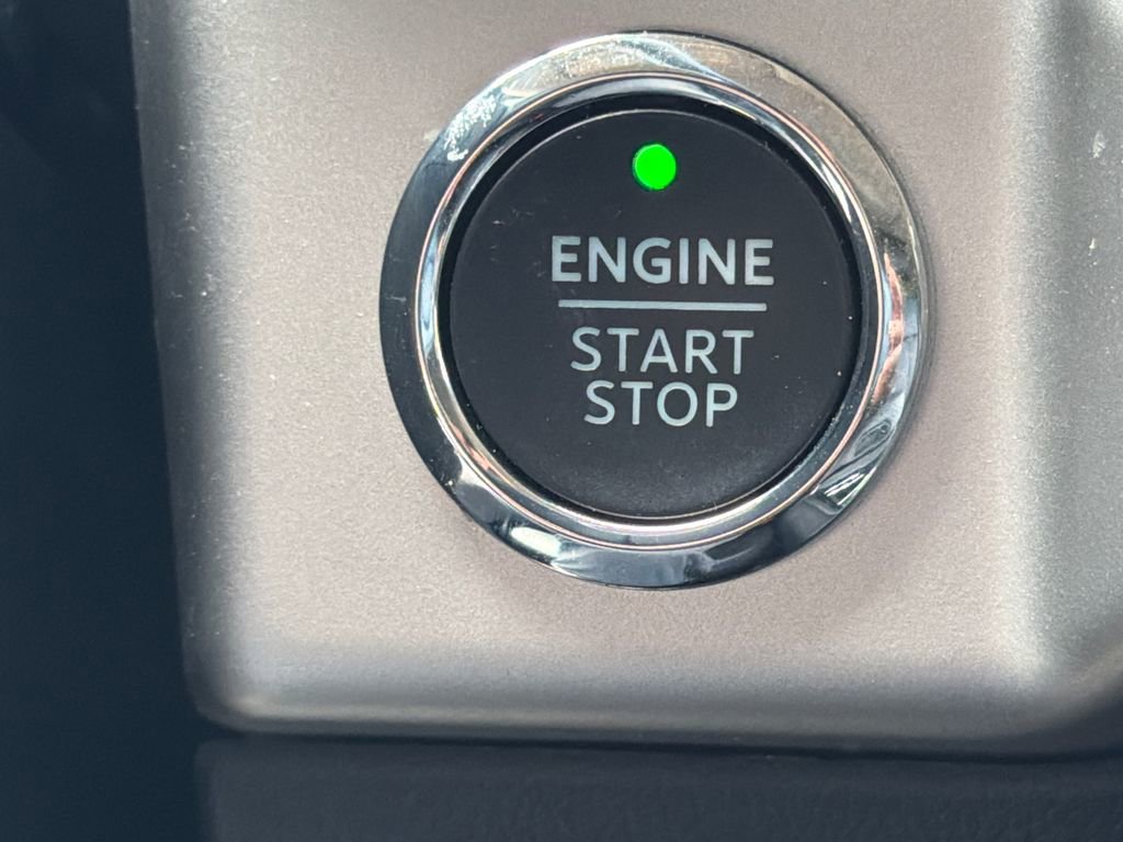 Used 2024 Ford Expedition XLT image 42