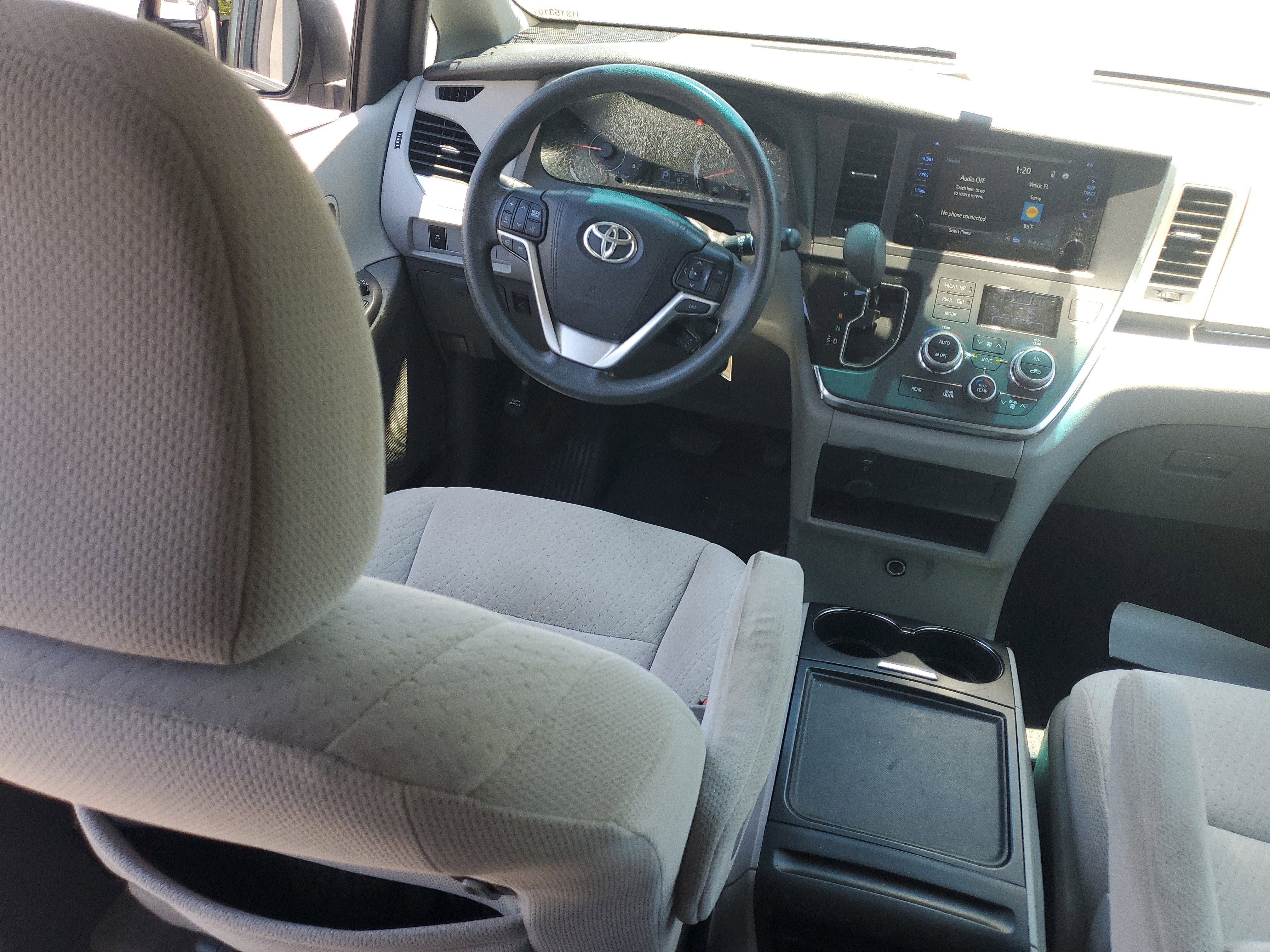 Certified 2017 Toyota Sienna LE AWD/4WD image 16