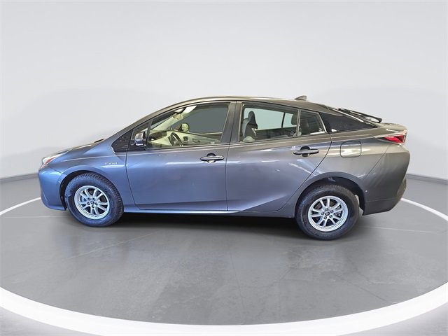 Used 2017 Toyota Prius Three image 2