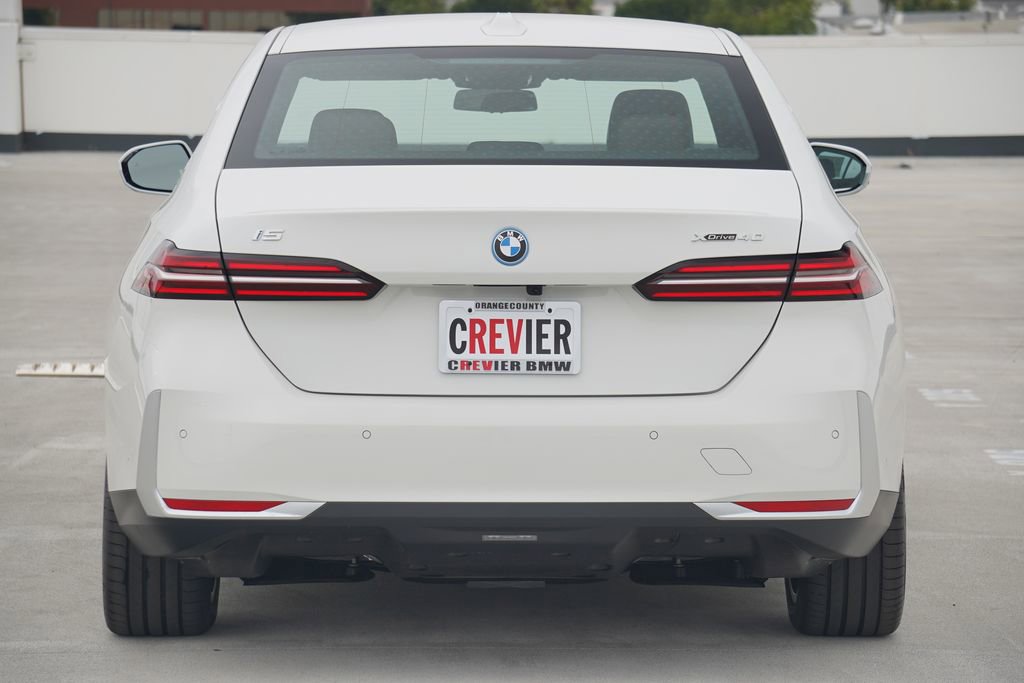 Used 2026 BMW i5 eDrive40 w/ Premium Package image 6