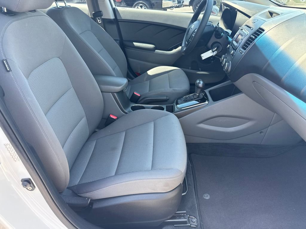 Used 2017 Kia Forte LX image 14