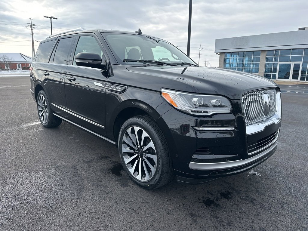 Used 2022 Lincoln Navigator Reserve image 3