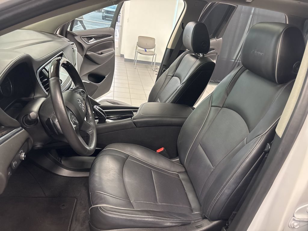 Used 2019 Buick Enclave Avenir w/ Avenir Technology Package FWD image 32
