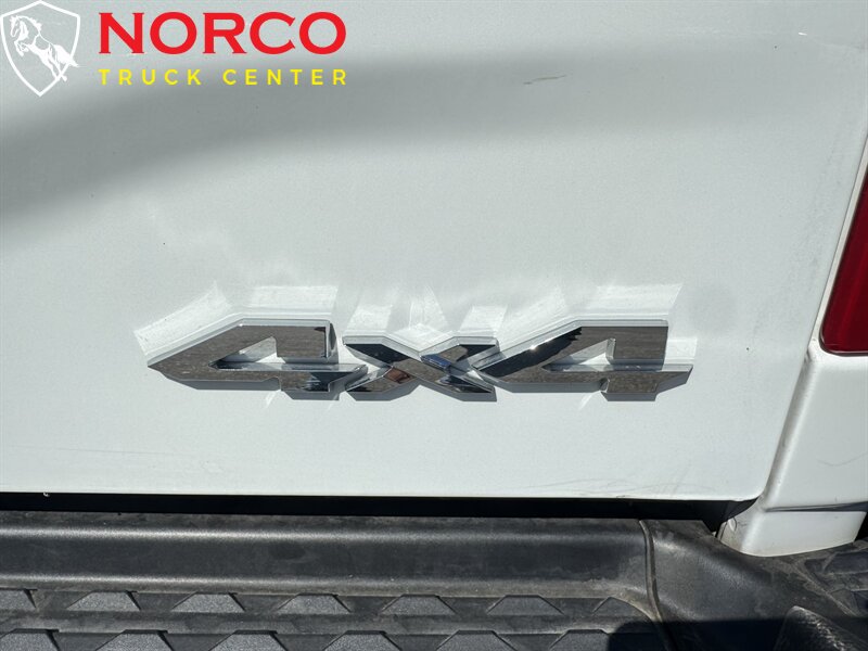 Used 2024 RAM 2500 Big Horn AWD/4WD image 12