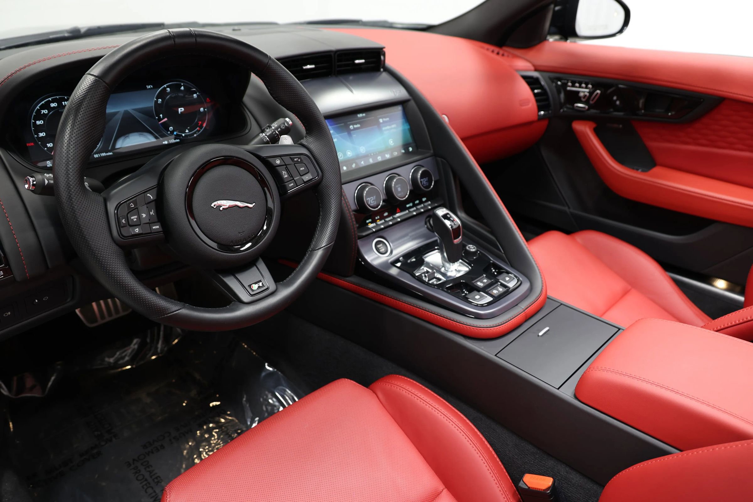 Used 2023 Jaguar F-TYPE R image 37