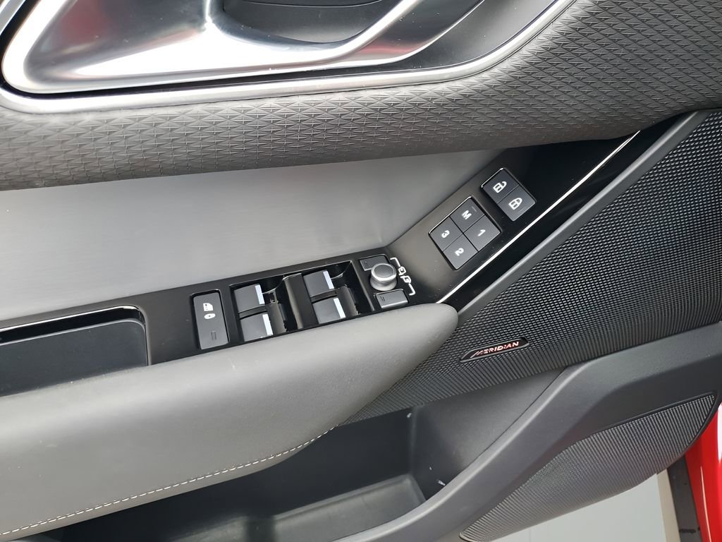 Used 2023 Land Rover Range Rover Velar R-Dynamic S image 28