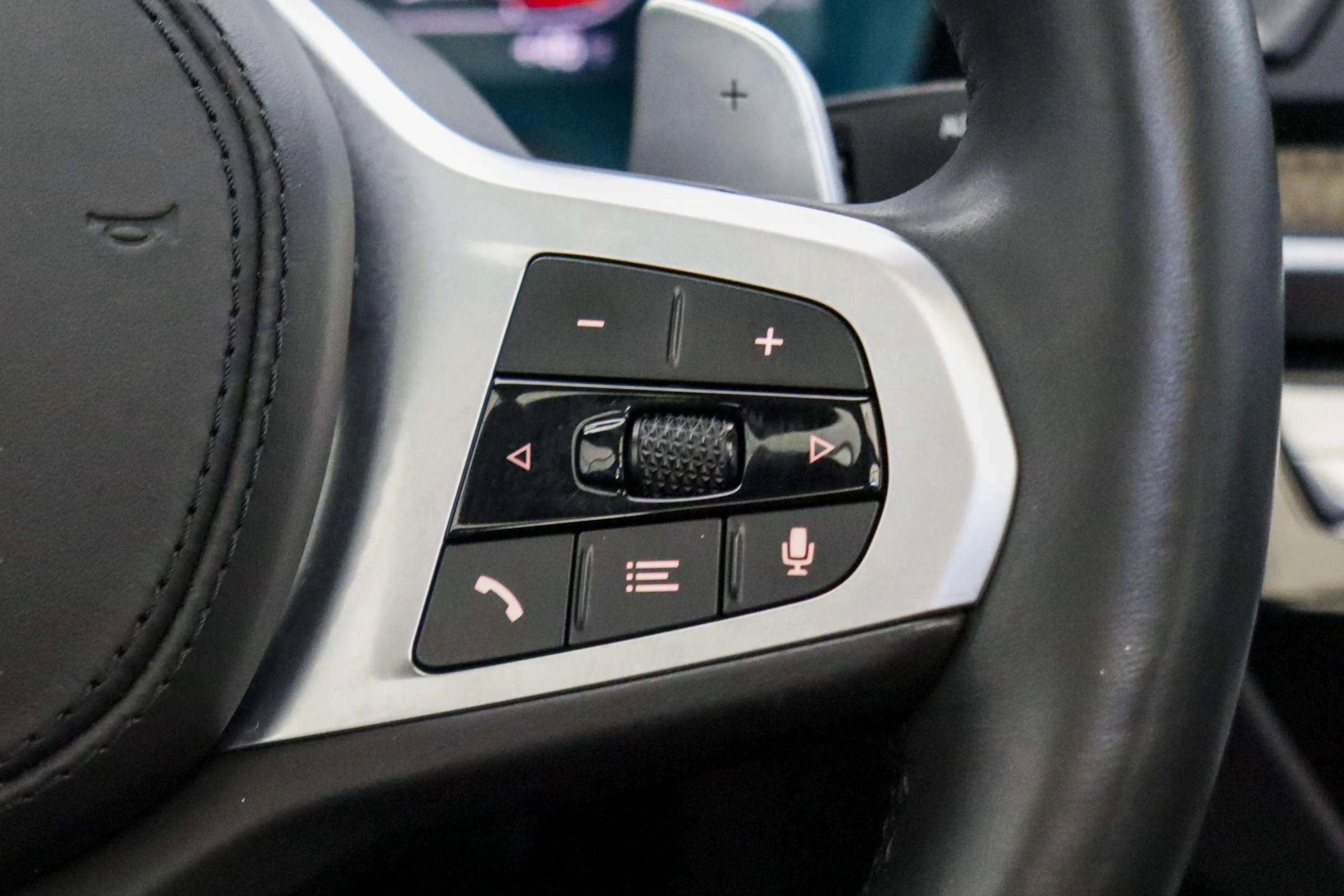 Used 2020 BMW X4 xDrive30i w/ Executive Package image 23