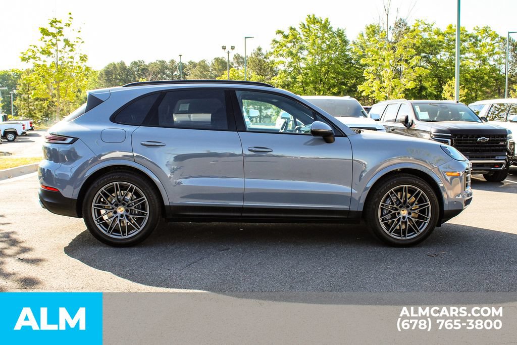 Used 2024 Porsche Cayenne AWD/4WD image 6