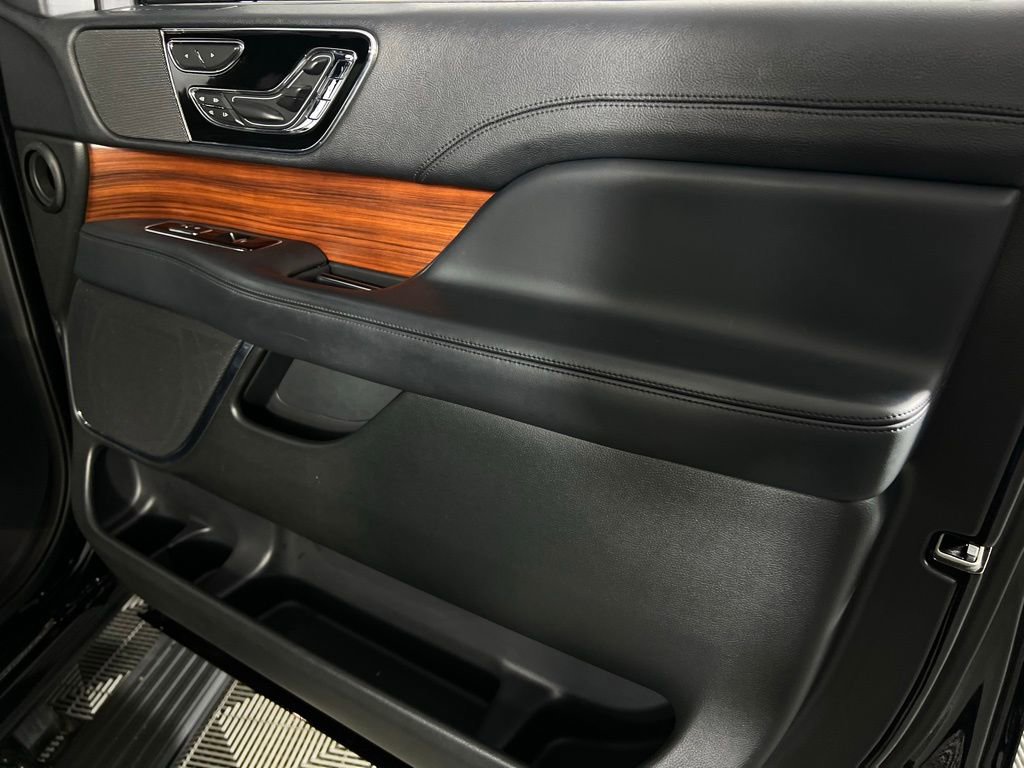 Used 2024 Lincoln Navigator Reserve image 37
